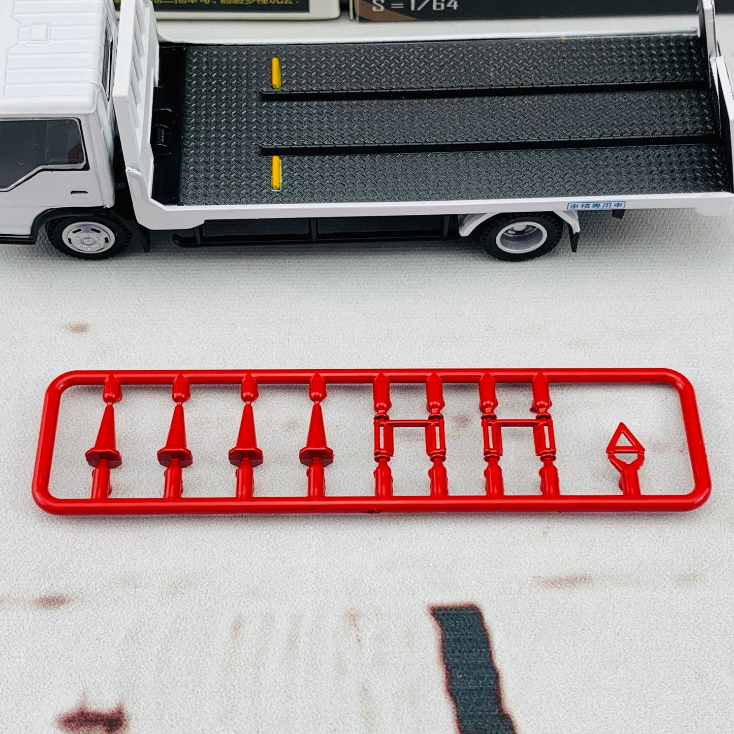 PEAKO 1/64 Y.E.S. Flatbed Tow Truck 63502