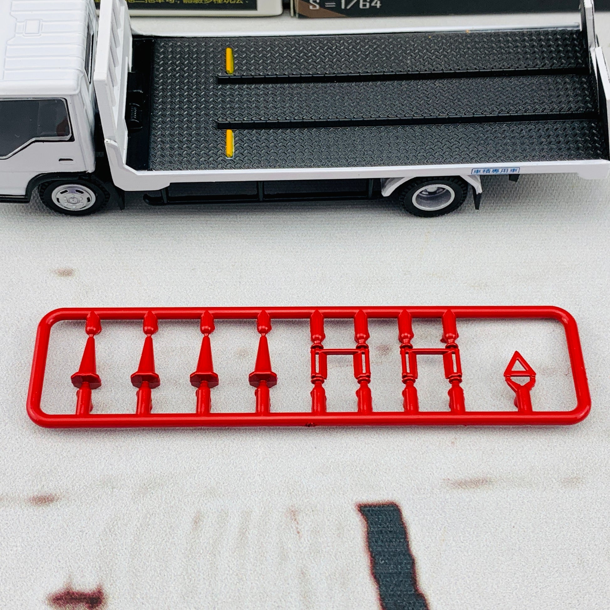 PEAKO 1/64 Y.E.S. Flatbed Tow Truck 63502