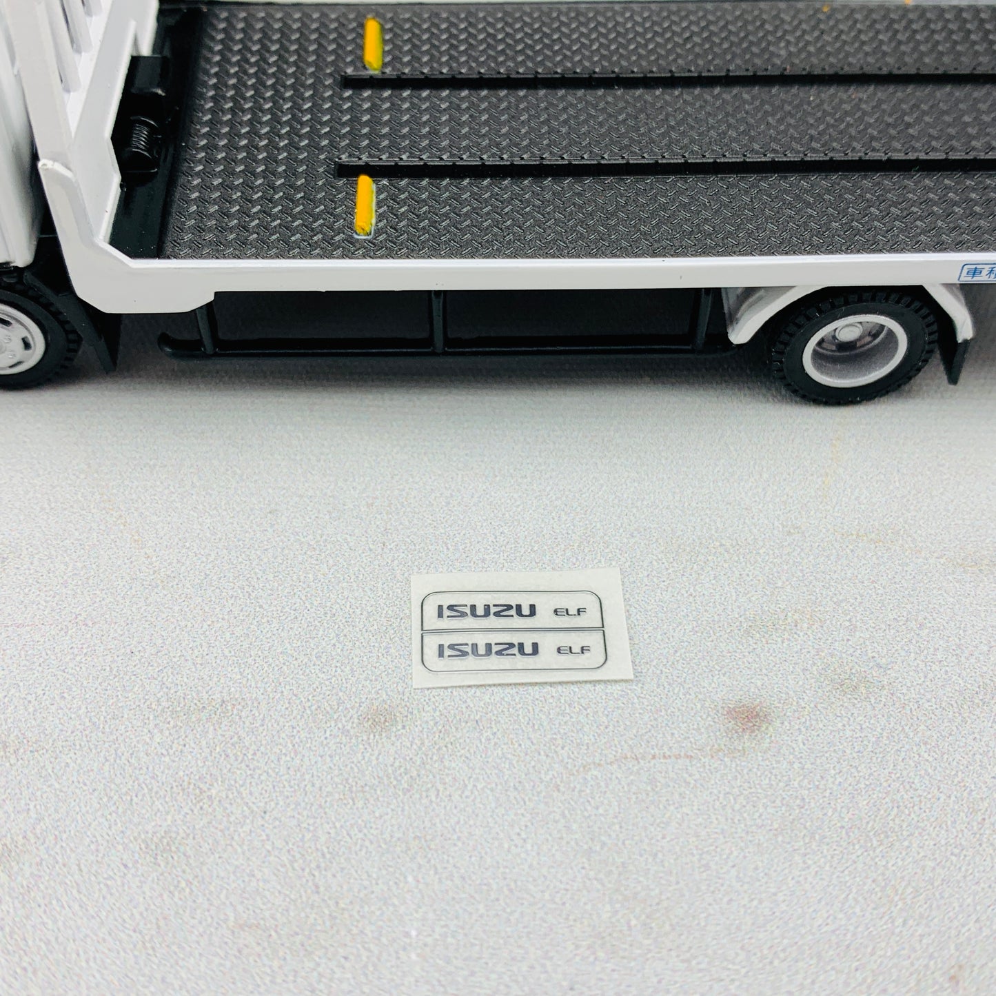 PEAKO 1/64 Y.E.S. Flatbed Tow Truck 63502