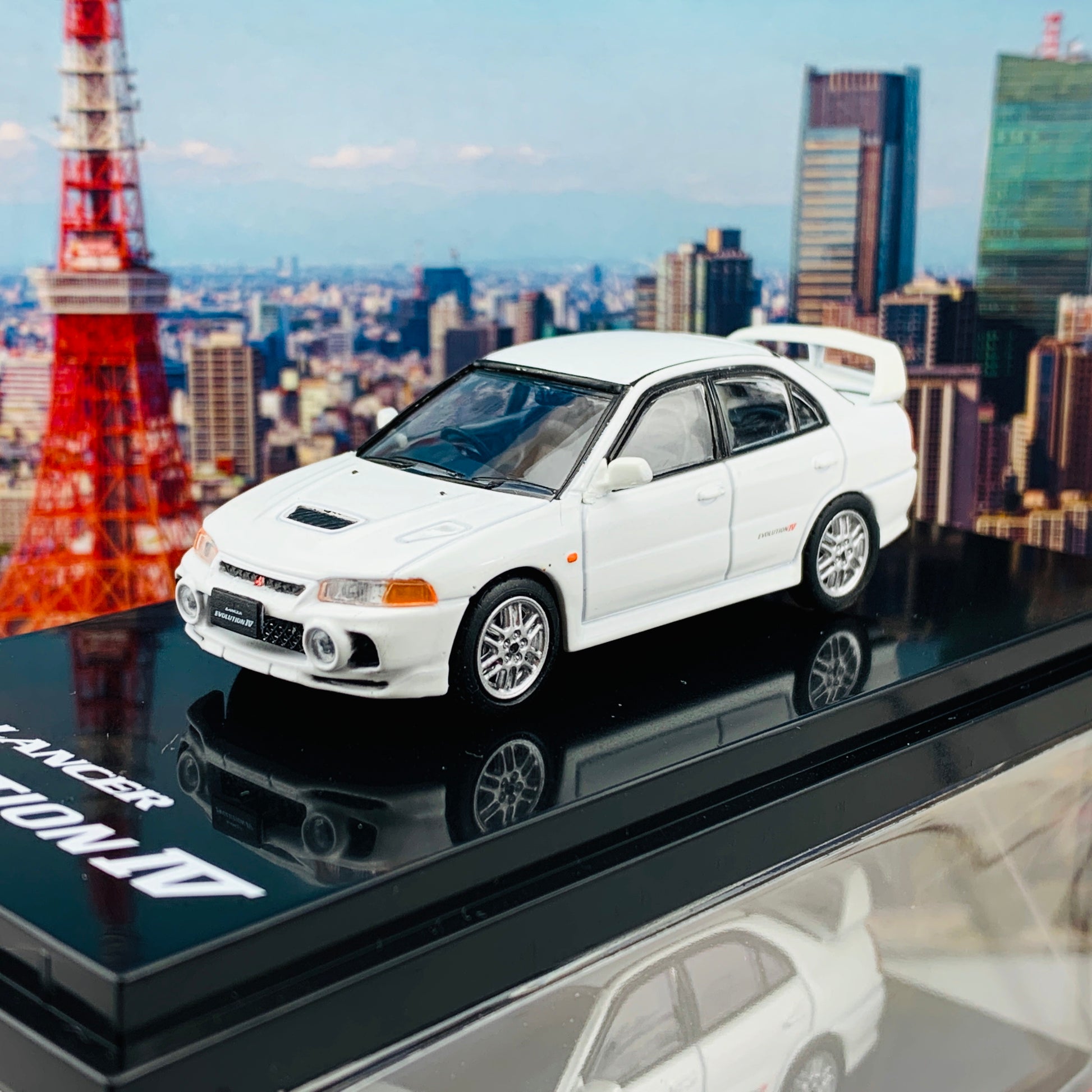 HOBBY JAPAN 1/64 Mitsubishi Lancer GSR Evolution IV CN9A Scortia White HJ641011W
