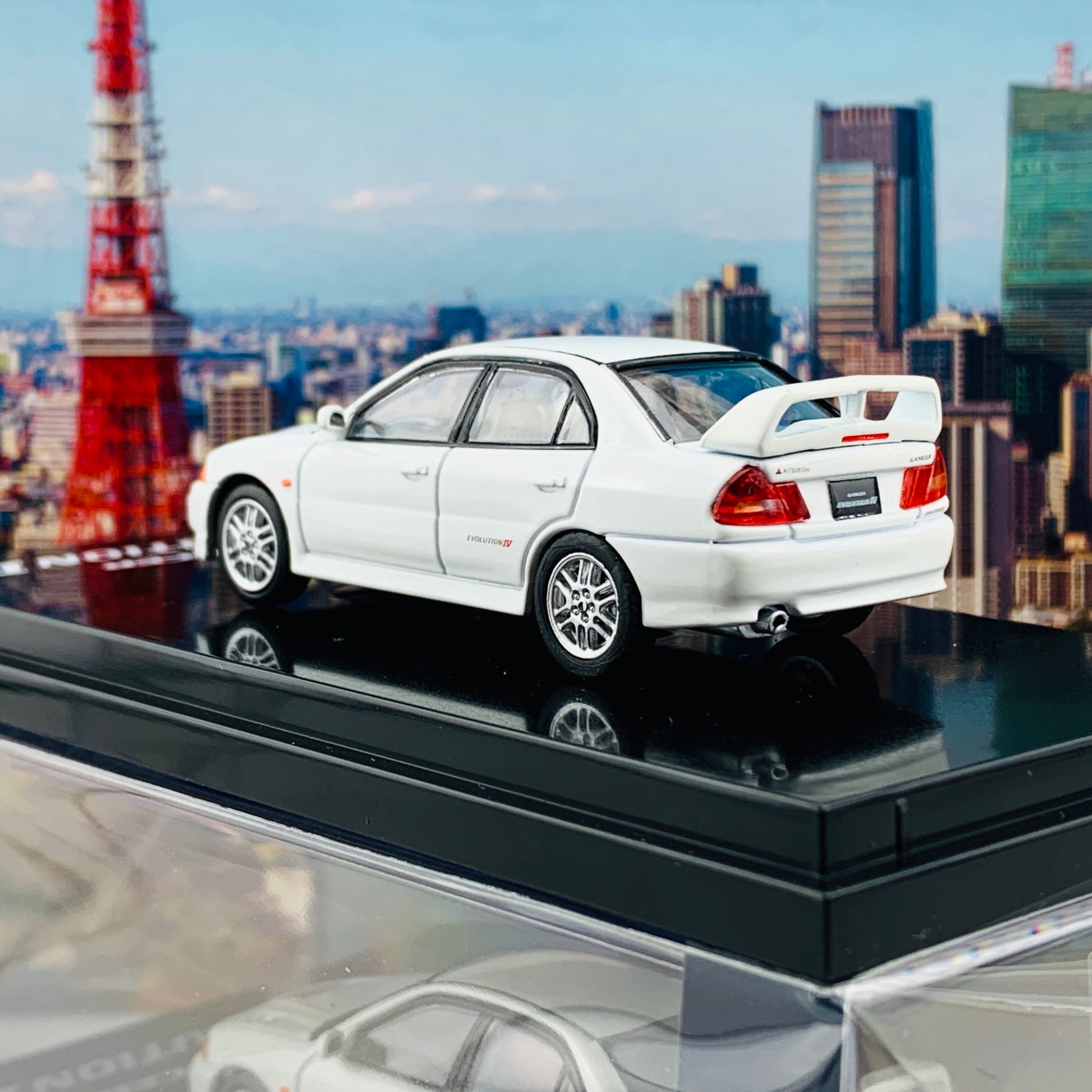 HOBBY JAPAN 1/64 Mitsubishi Lancer GSR Evolution IV CN9A Scortia White HJ641011W