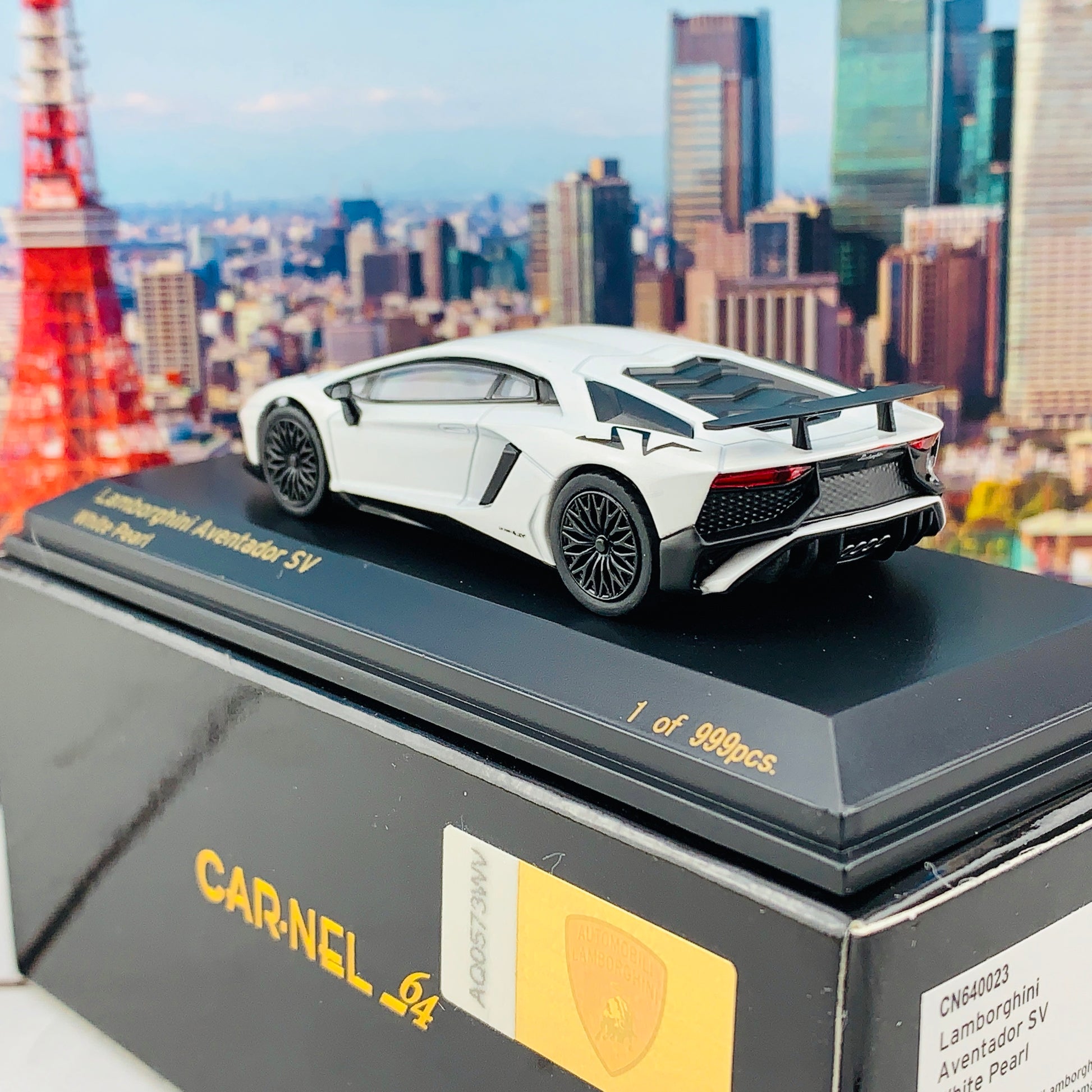 CAR-NEL 1/64 Lamborghini Aventador SV White Pearl CN640023