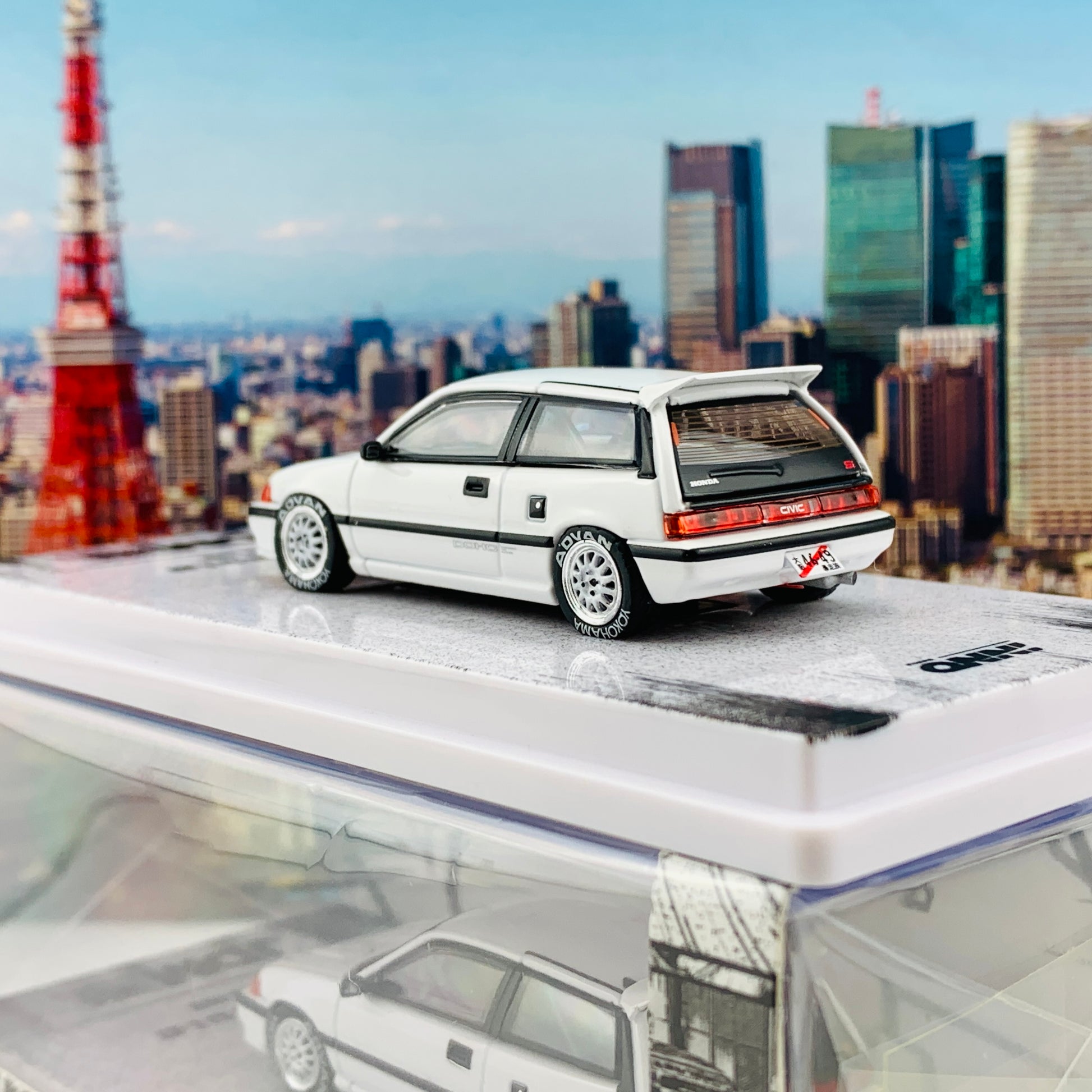 INNO64 1/64 JDM COLLECTION HONDA CIVIC SI E-AT WHITE "OSAKA JDM" with Extra Wheels and Decals IN64-EAT-JDM07