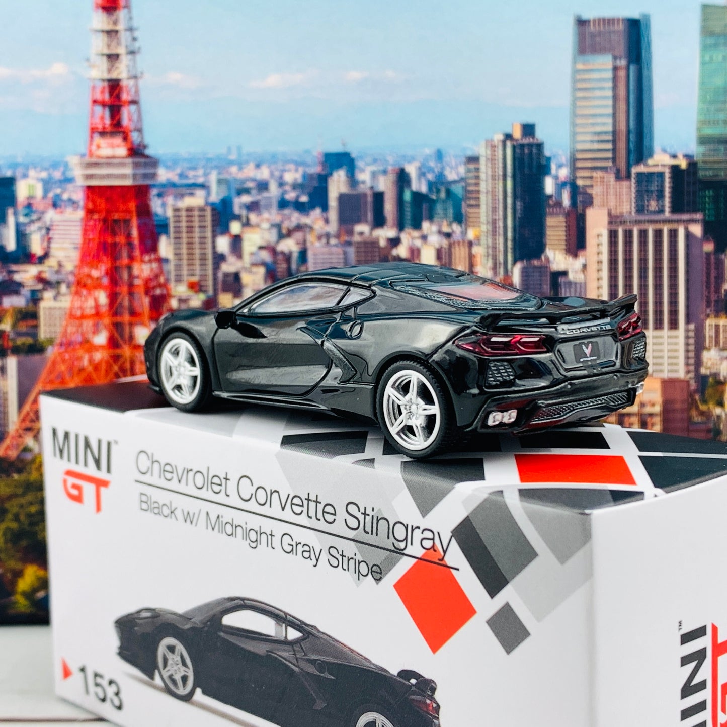 MINI GT 1/64 Chevrolet Corvette Stingray 2020 Black w/ Midnight Gray Stripe LHD MGT00153-L