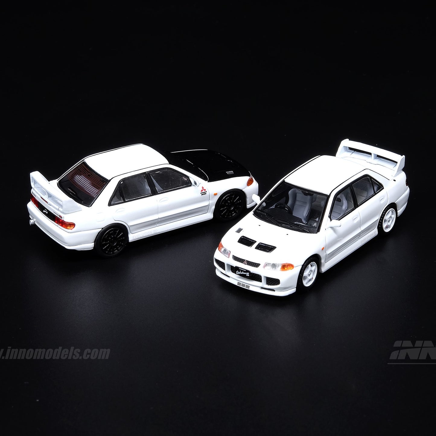 INNO64 1/64 MITSUBISHI LANCER EVOLUTION III White with Extra Decals and Wheels  IN64-EVO3-WHI