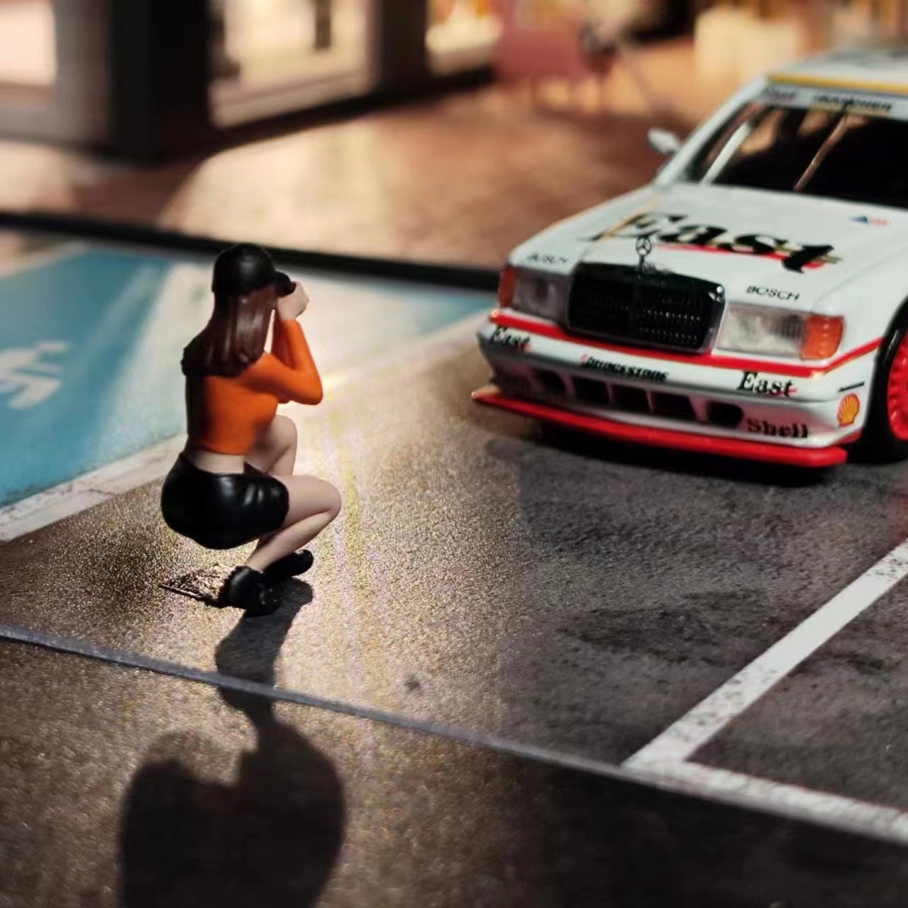 GX-DIORAMA 1/64 Figurine set "Female Photographer Duo"