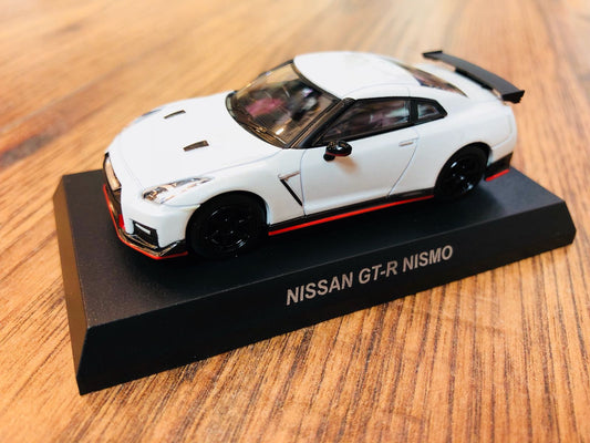 KYOSHO 1/64 NISSAN GTR NISMO - Brilliant White Pearl