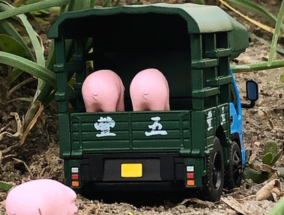 TinyQ Pro-Series 10 - ISUZU N-Series 1993 Market Truck (Piggies)