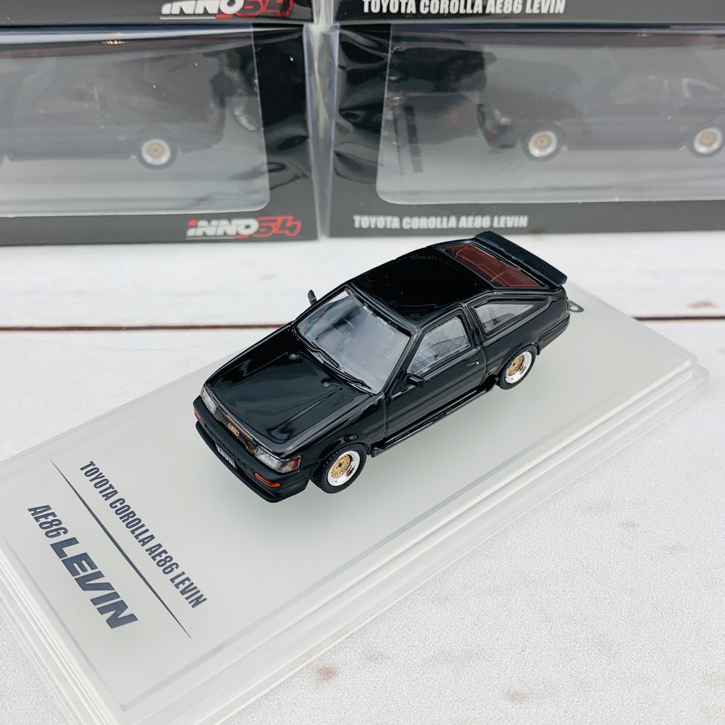 INNO64 1/64 Toyota Corolla AE86 Levin Black with Extra wheels set and water slide decals IN64-AE86-BLA