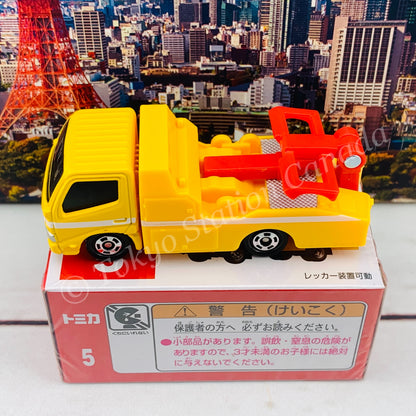 TOMICA 5 Toyota DYNA Wrecker Truck
