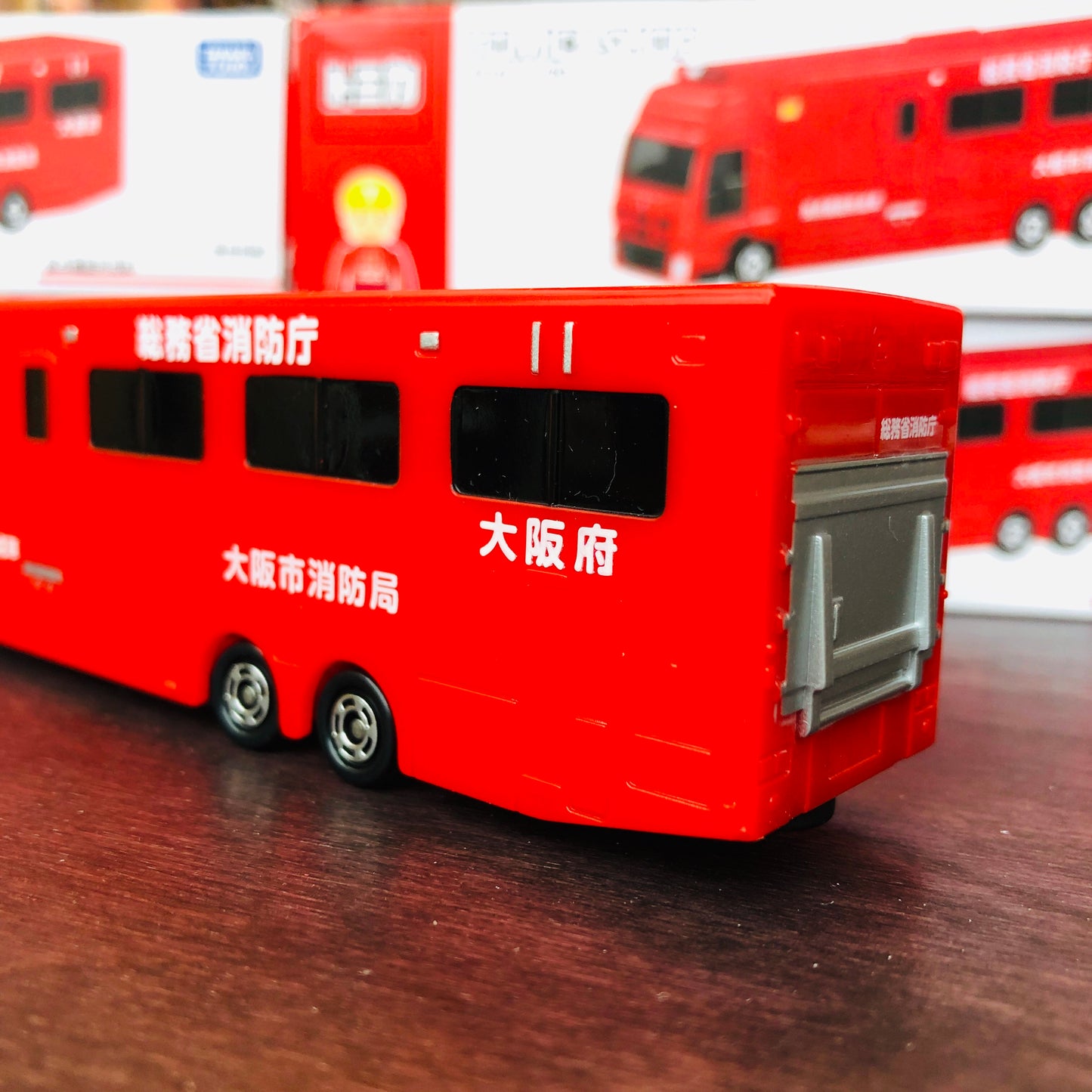 Tomica Shop Original Model Isuzu Giga Base Funcional Formable Truck Osaka Fire Department