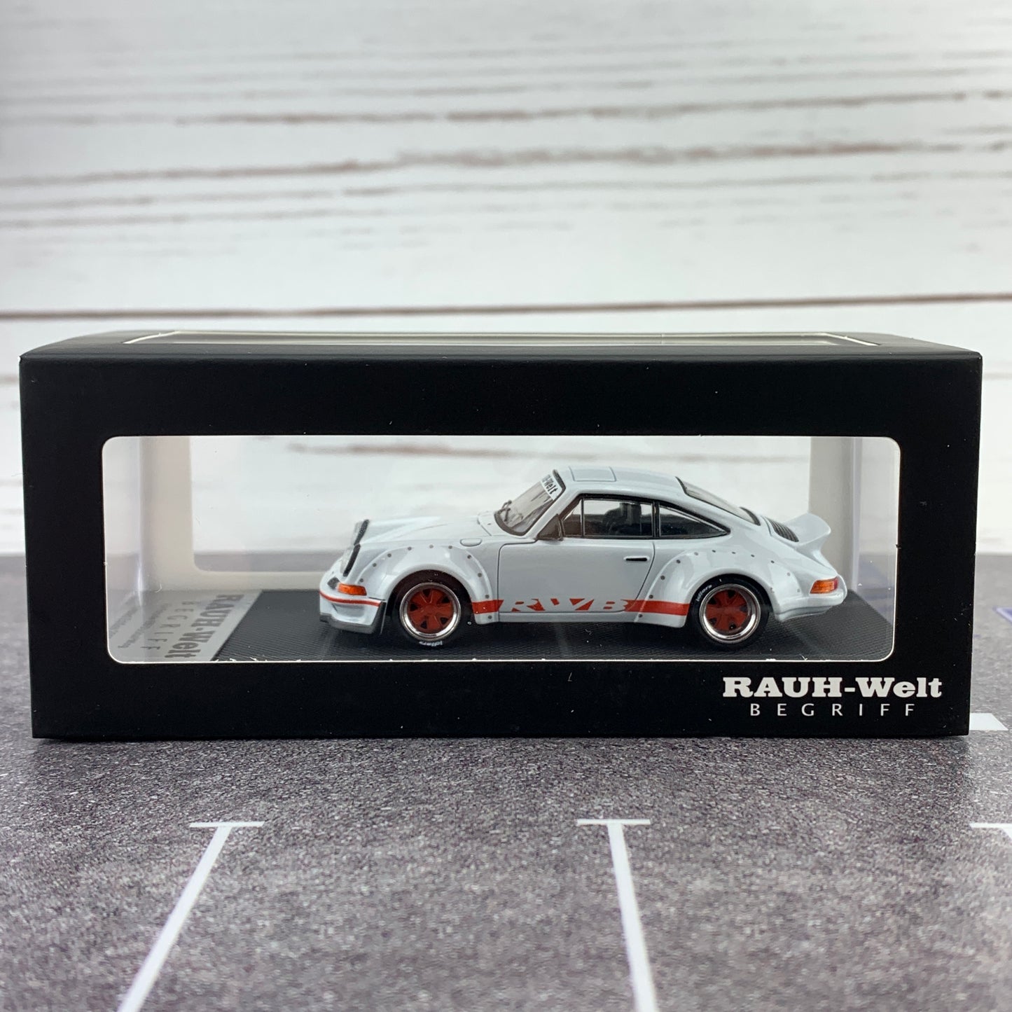 MODEL COLLECT 1/60 For Porsche RWB 930 Ducktail Wing Pearl White MC640002C