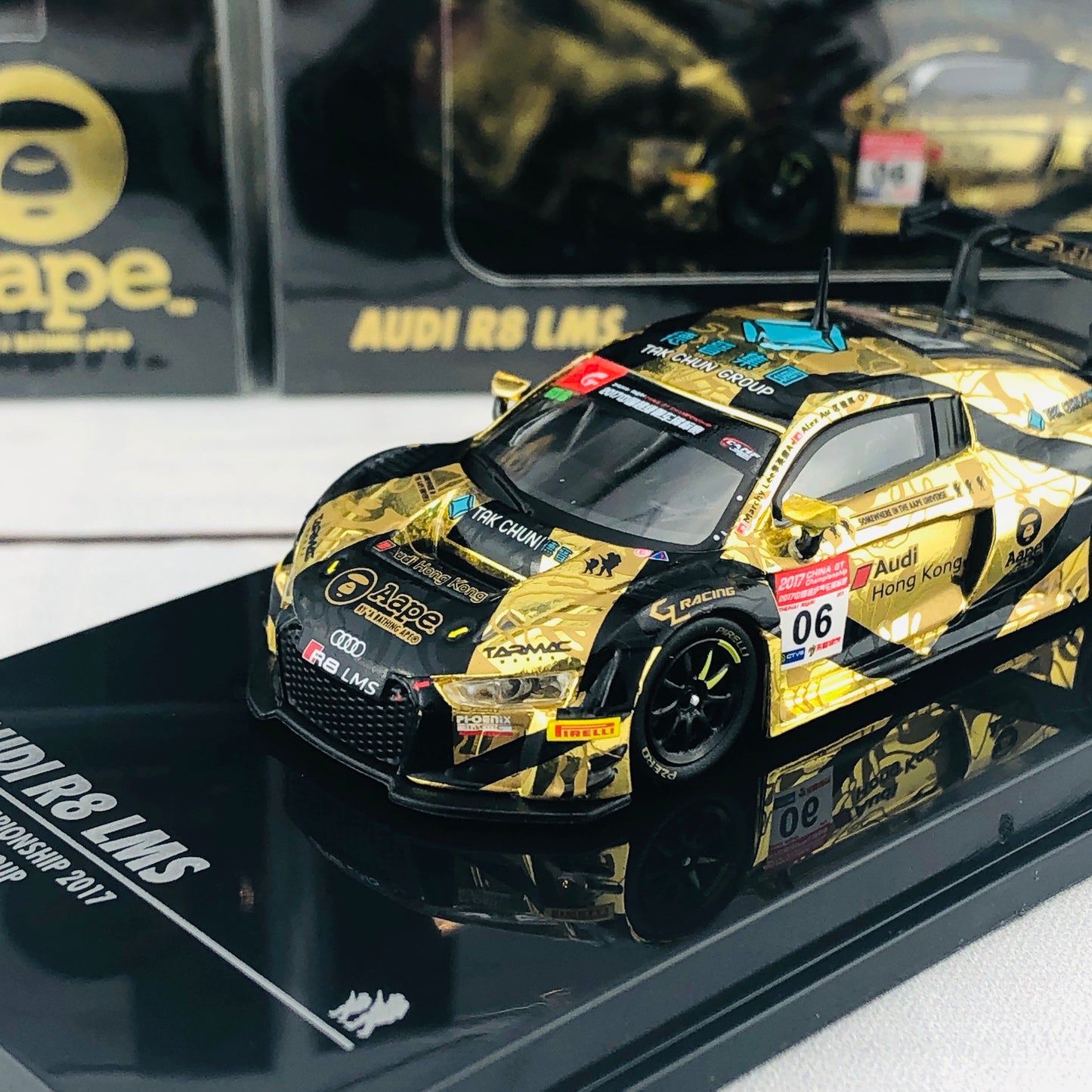 Tarmac Works 1/64 Audi R8 LMS China GT Championship 2017 AAPE / Tak Chun Group - M. Lee / A Au T64-007-CGT17A