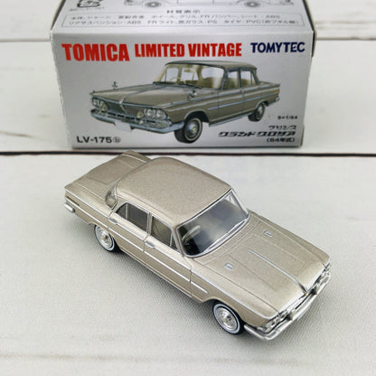 Tomica Limited Vintage 1/64 Nissan Prince Gloria (1964) LV-175b