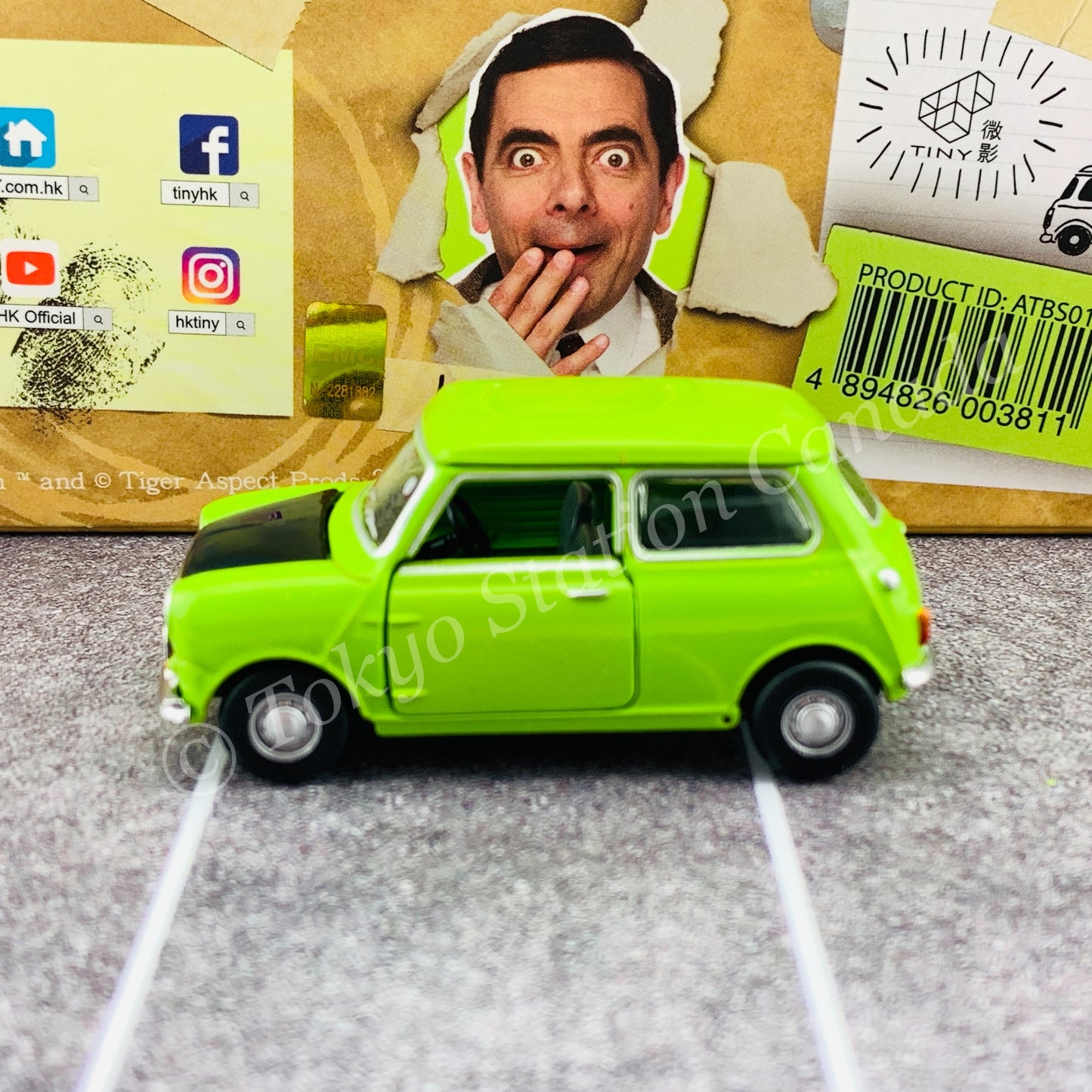 TINY 微影 Mr Bean's MINI Set with Sofa (Mr Bean's Mini cooper + Mr Bean's drive Figure) RHD ATBS017