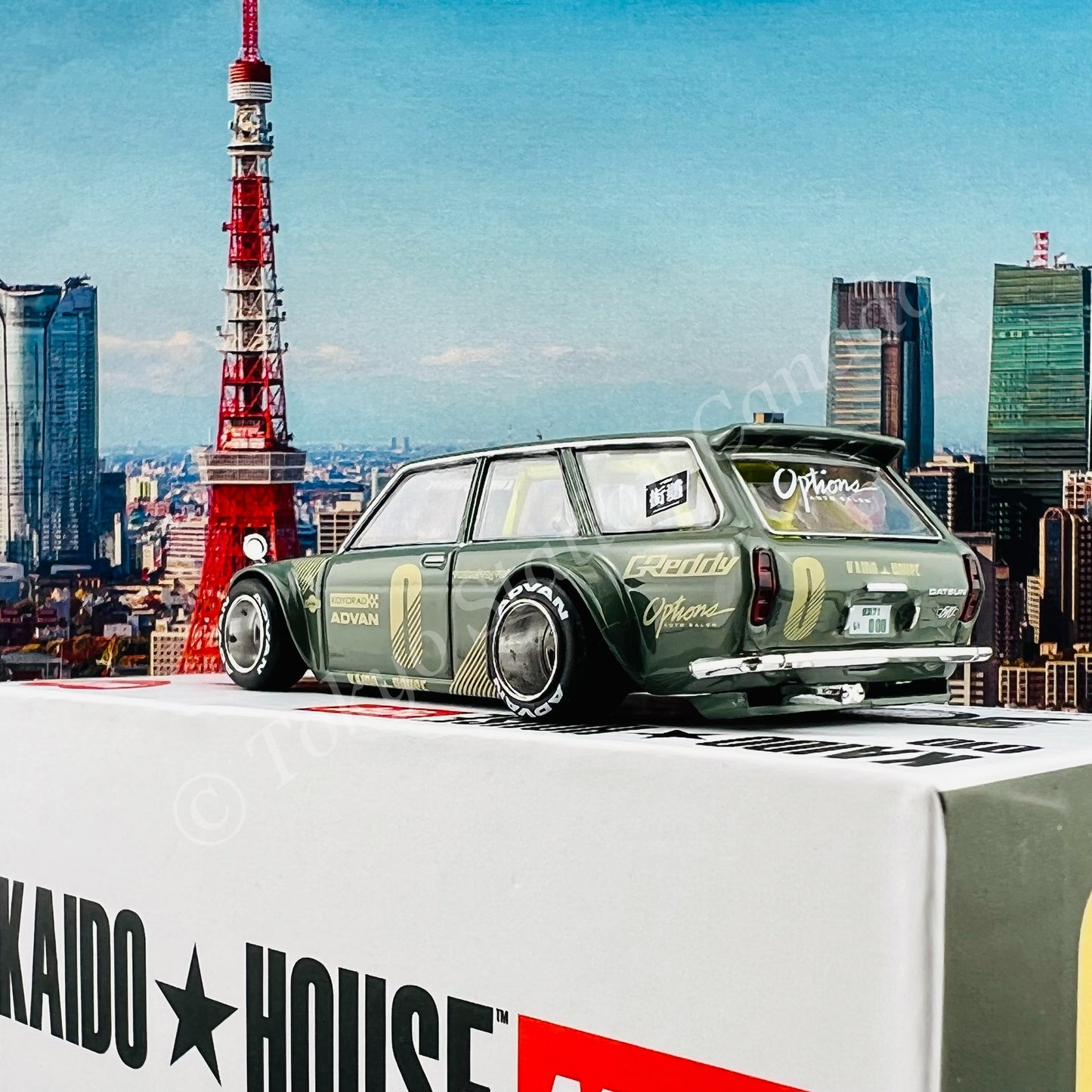 MINI GT x Kaido House 1/64 Datsun KAIDO 510 Wagon Green LHD KHMG010