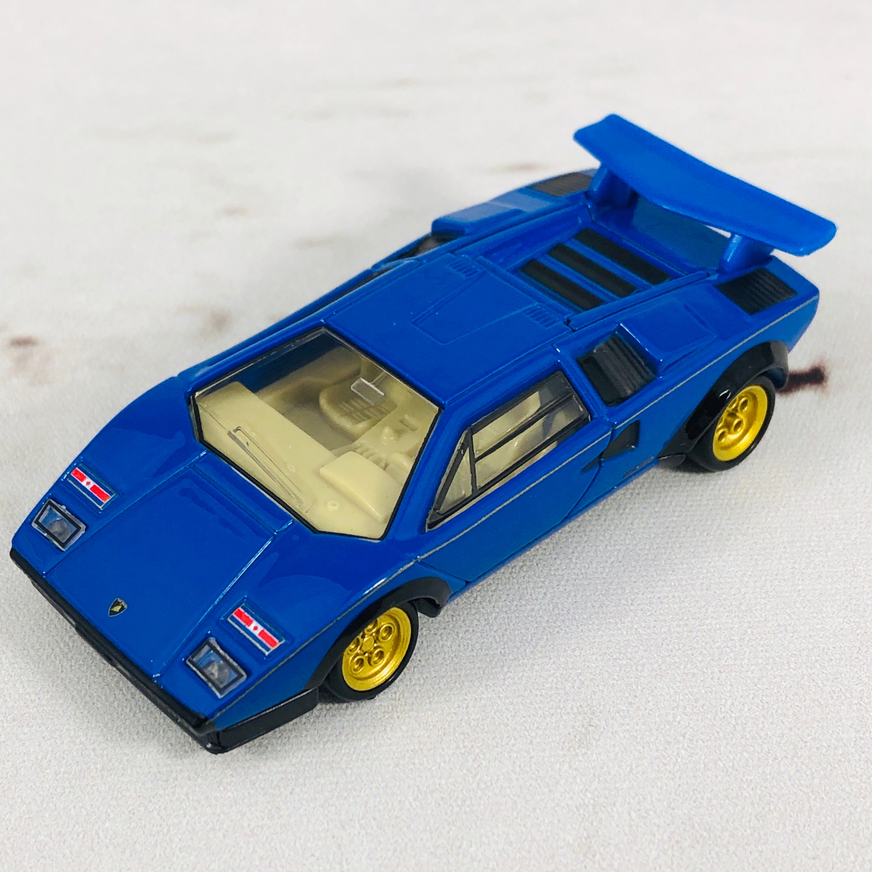 Tomica Premium 10 Lamborghini Countach LP500S – Tokyo Station