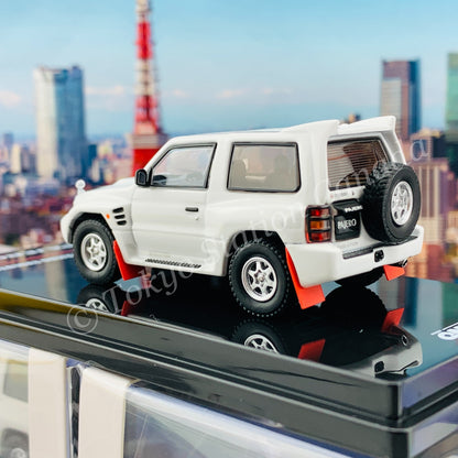 INNO64 1/64 MITSUBISHI PAJERO EVOLUTION White With Extra Wheels IN64-EVOP-PH