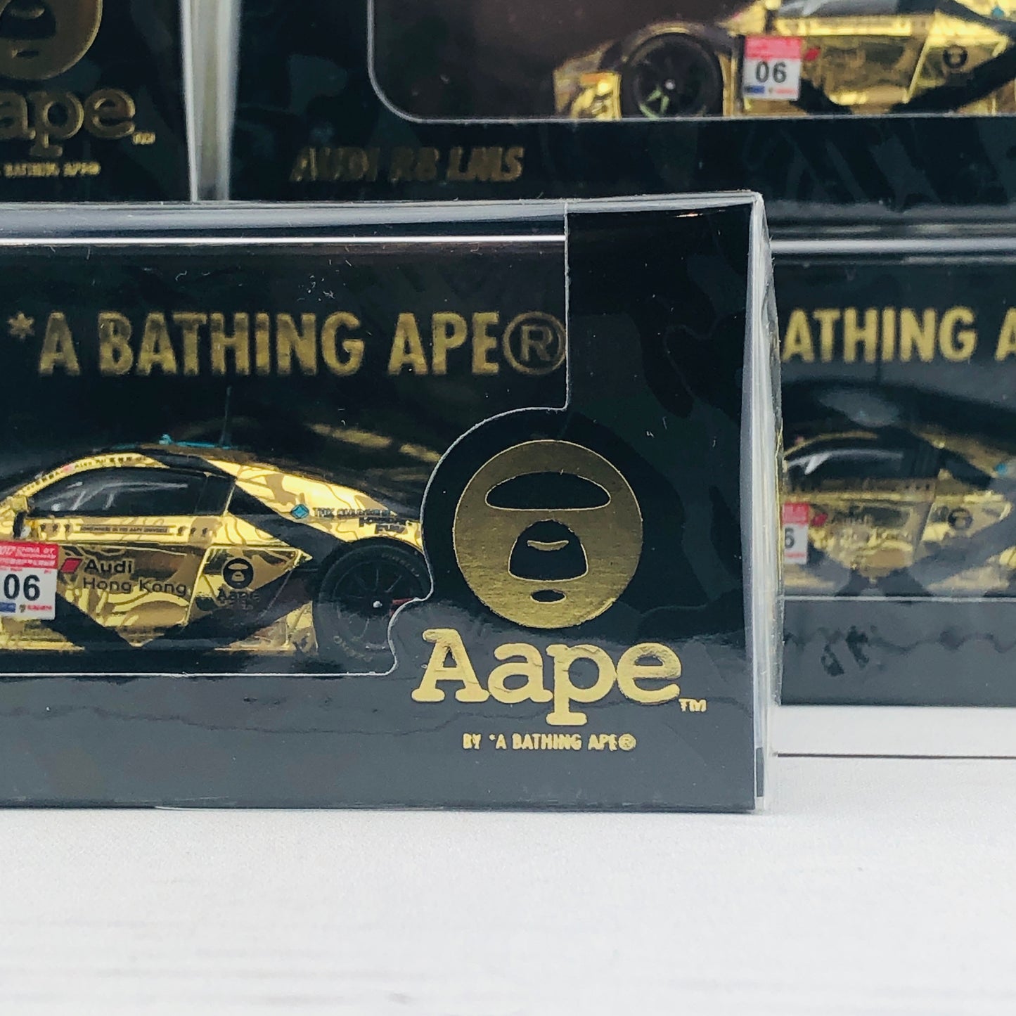 Tarmac Works 1/64 Audi R8 LMS China GT Championship 2017 AAPE / Tak Chun Group - M. Lee / A Au T64-007-CGT17A