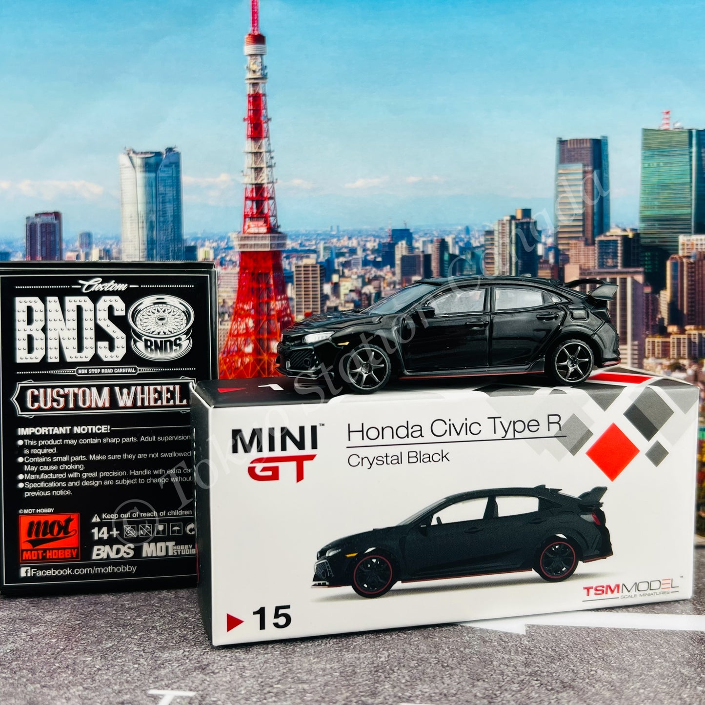 MINI GT 1/64 Honda Civic Type R (FK8) Crystal Black LHD with BNDS BC26404-GM wheels