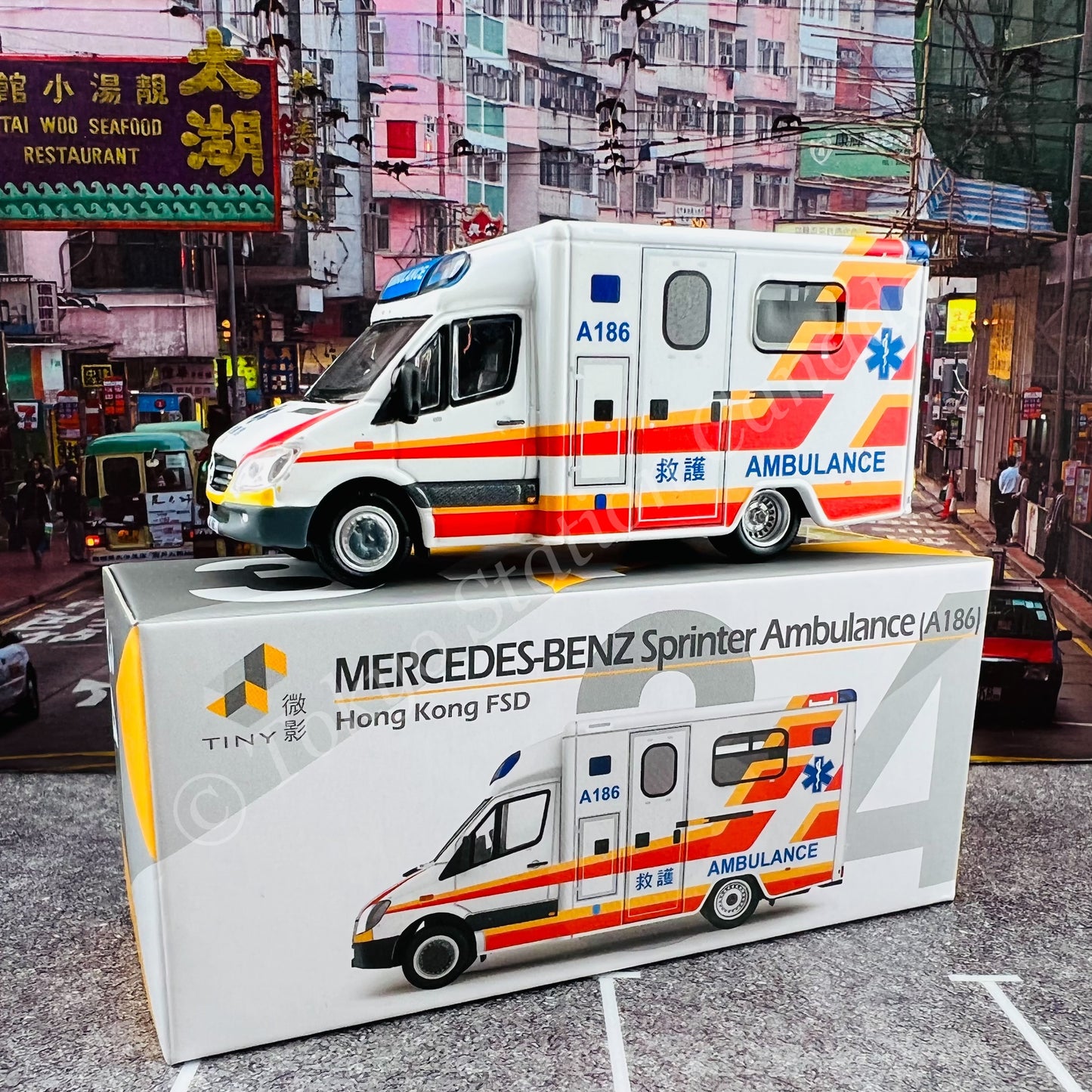 TINY 微影 34 Mercedes-Benz Sprinter HKFSD Ambulance (A186) 消防處救護車 ATC65060