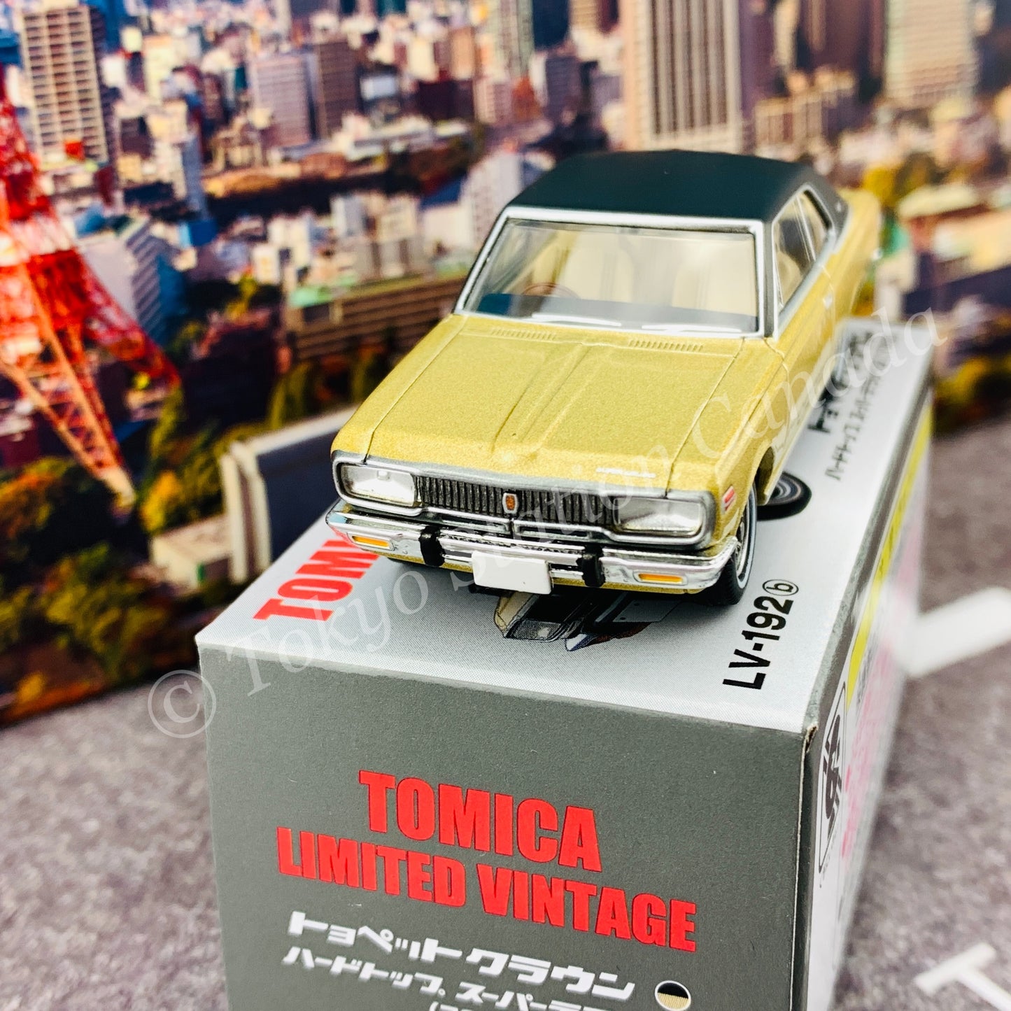 Tomytec Limited Vintage 1/64 Toyopet Crown Hardtop Super Deluxe 70 Years LV-192b