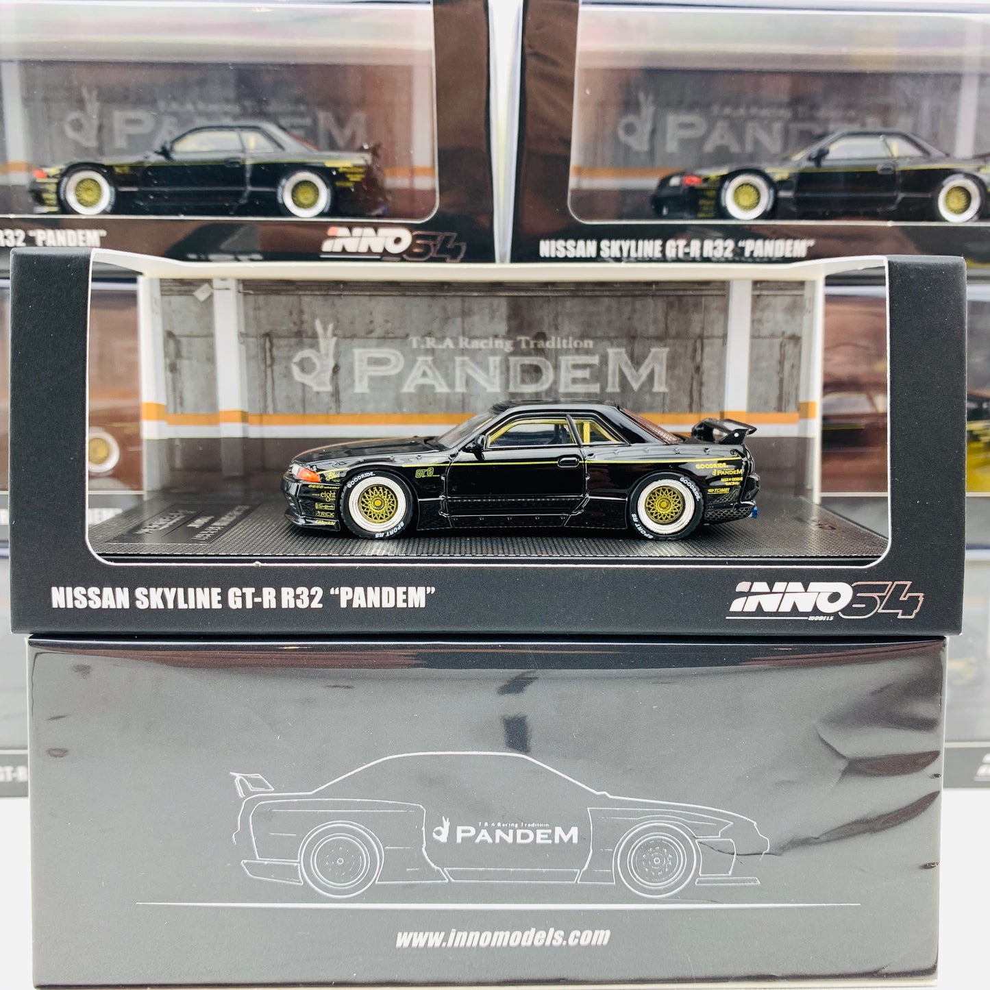 INNO64 1/64 NISSAN GTR R32 PANDEM Black IN64-R32P-BL
