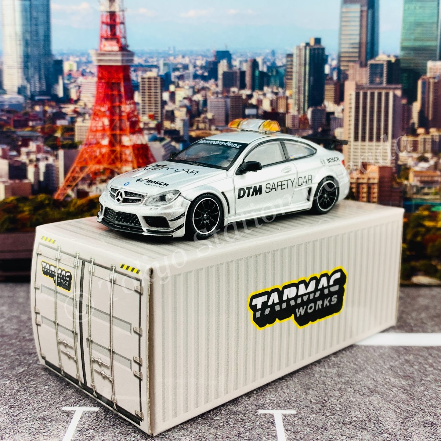 TARMAC WORKS 1/64 GLOBAL64 Mercedes-Benz C63 AMG Coupé Black Series DTM Safety Car T64G-009-SC