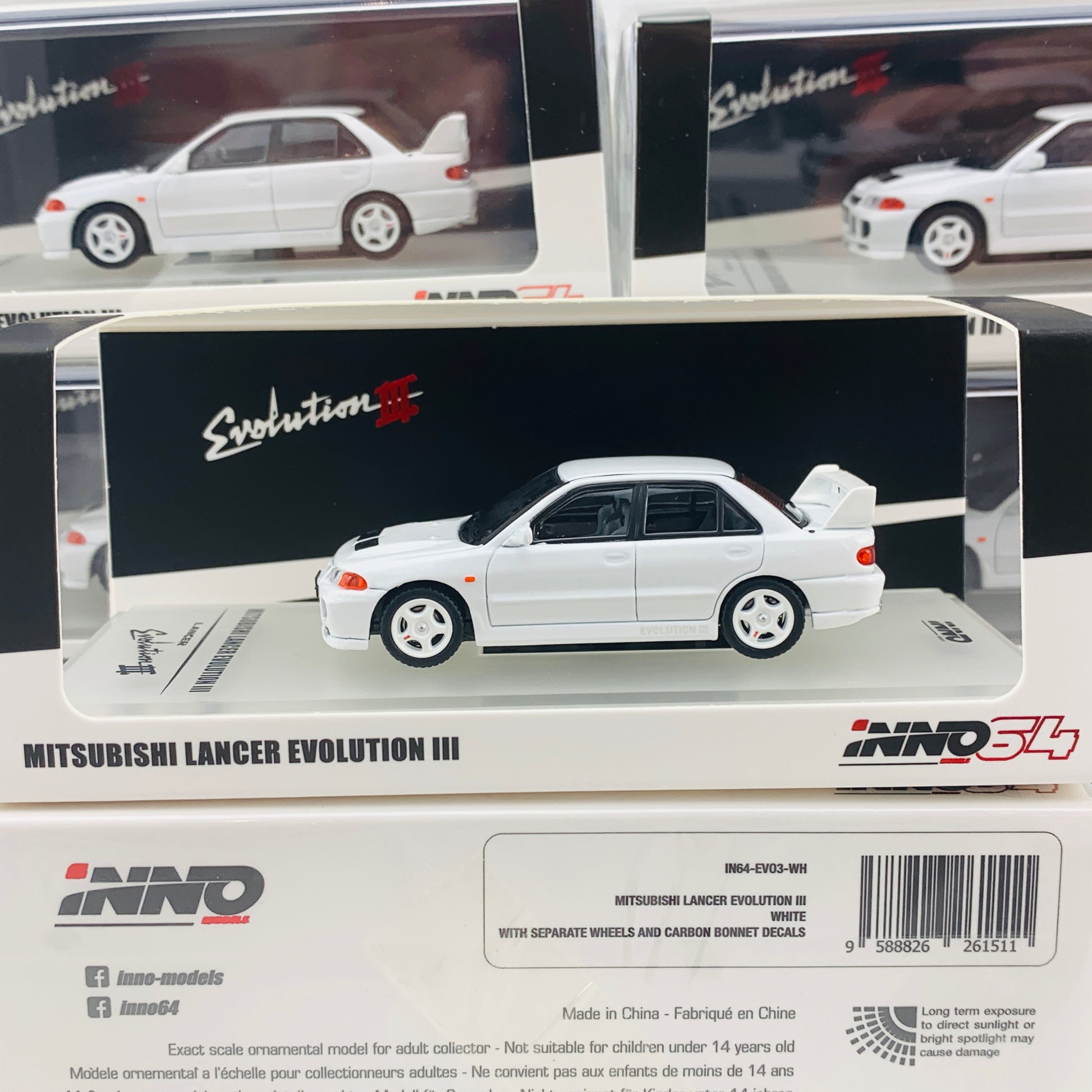 INNO64 1/64 MITSUBISHI LANCER EVOLUTION III White with Extra Decals and Wheels  IN64-EVO3-WHI