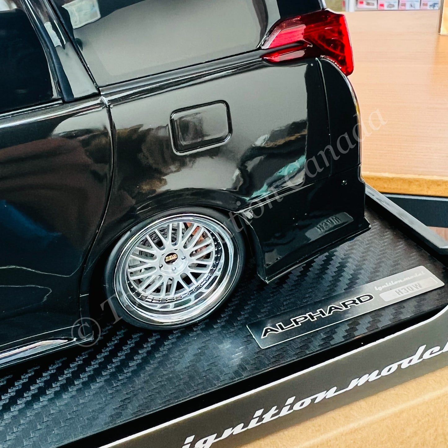 Ignition Model 1/18 Toyota Alphard (H30W) Executive Lounge S Black IG2429