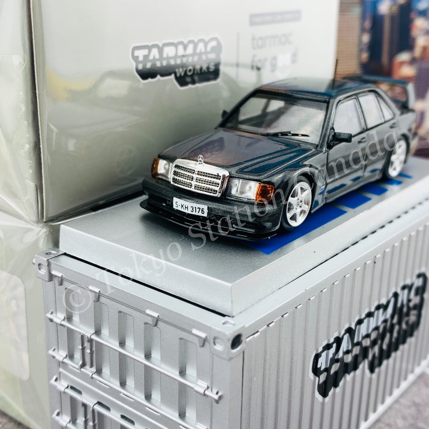 Tarmac Works ROAD64 Collection 1/64 Mercedes-Benz 190E 2.5-16 Evolution II 1990 Black Metallic with Container T64R-024-BK
