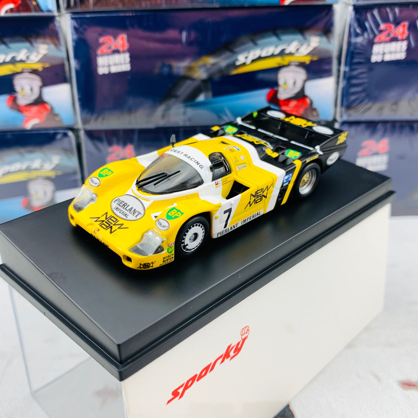 Sparky 1/64 PORSCHE 956B NO.7 NEW-MAN JOEST RACING WINNER 24H LE MANS 1984 H. PESCAROLO - K. LUDWIG Y115
