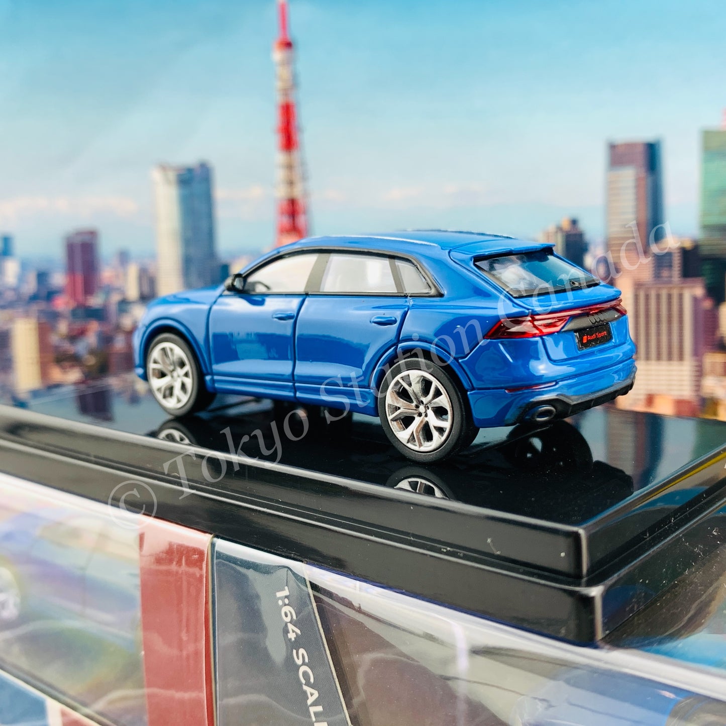 PARA64 1/64 Audi RS Q8 Turbo Blue LHD PA-55175