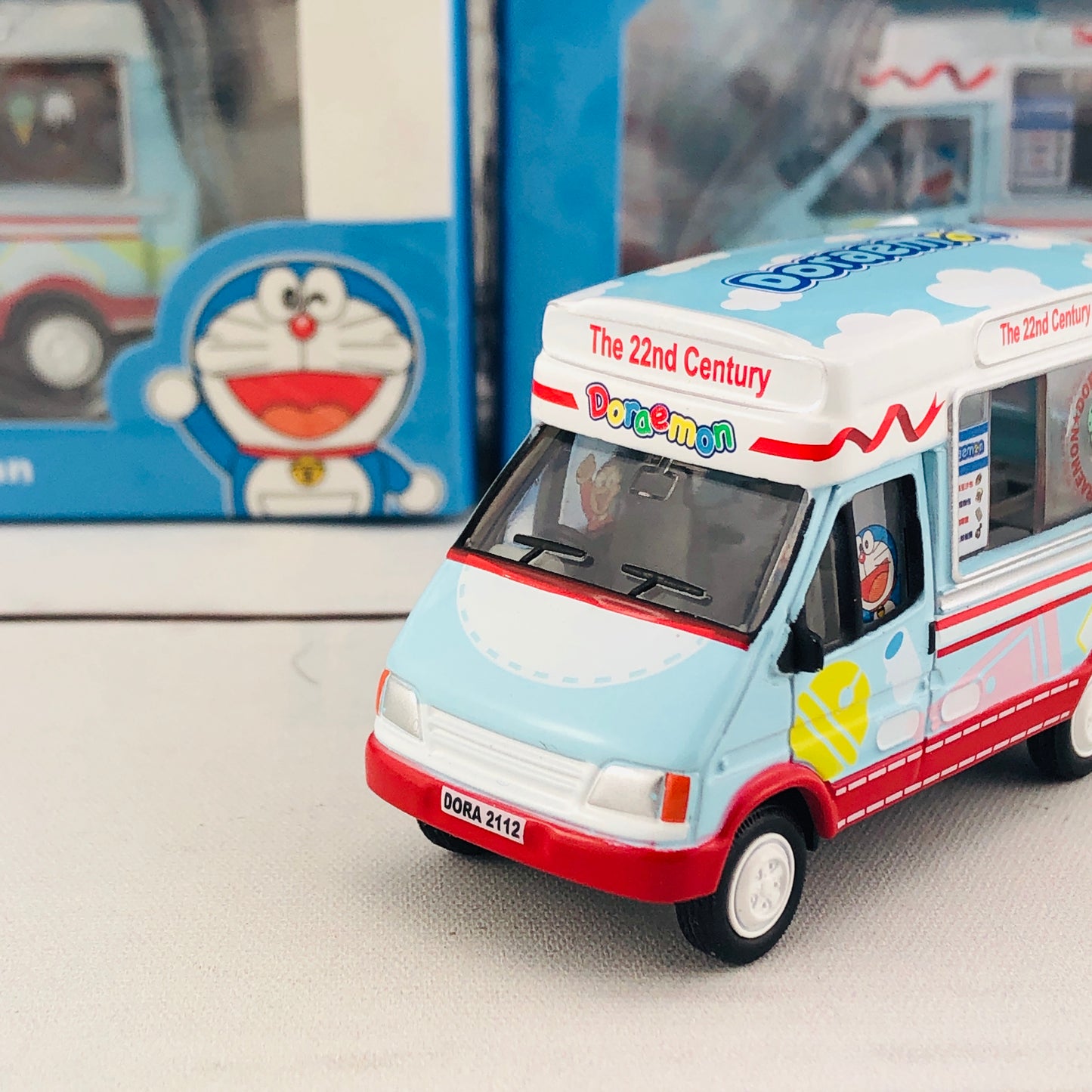 TINY x DORAEMON Ice-Cream Truck 叮噹雪糕車 DORA012