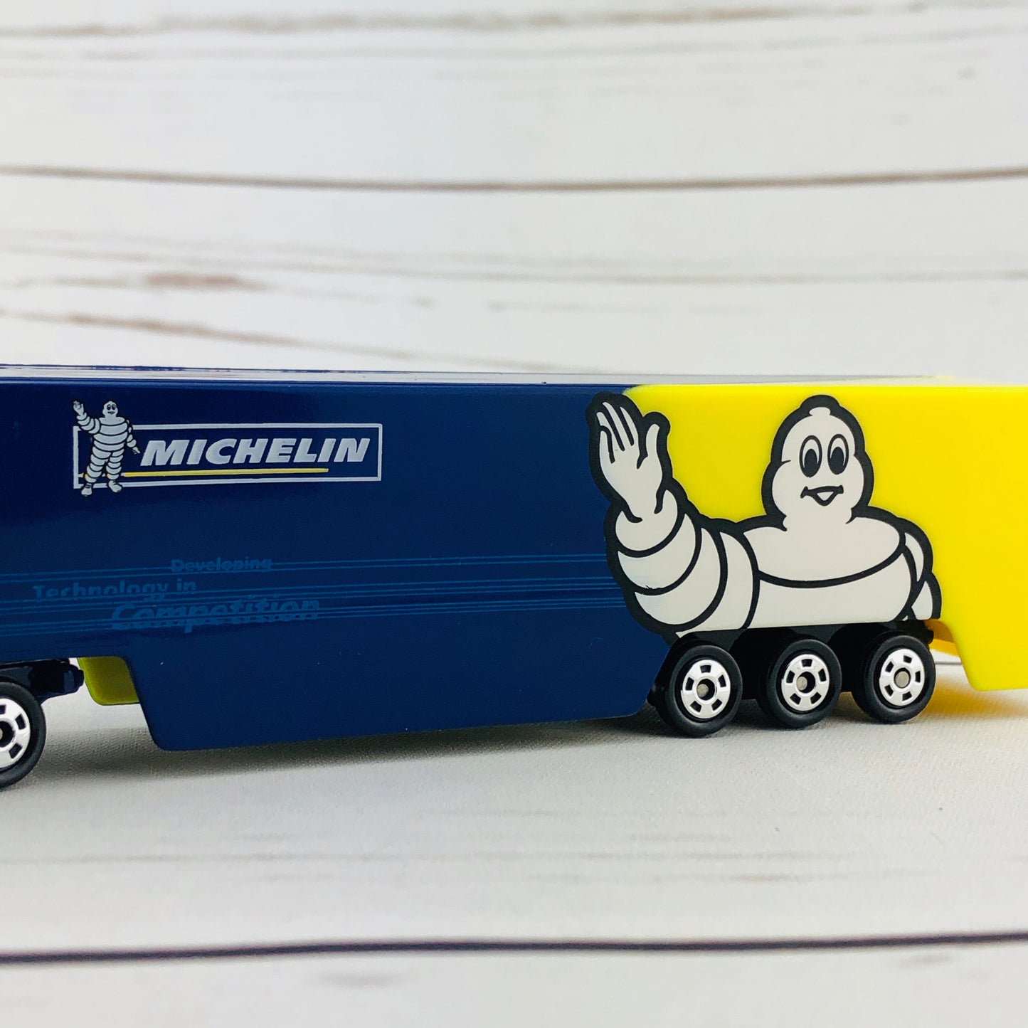 TOMICA 135 Michelin Motor Sports Transporter