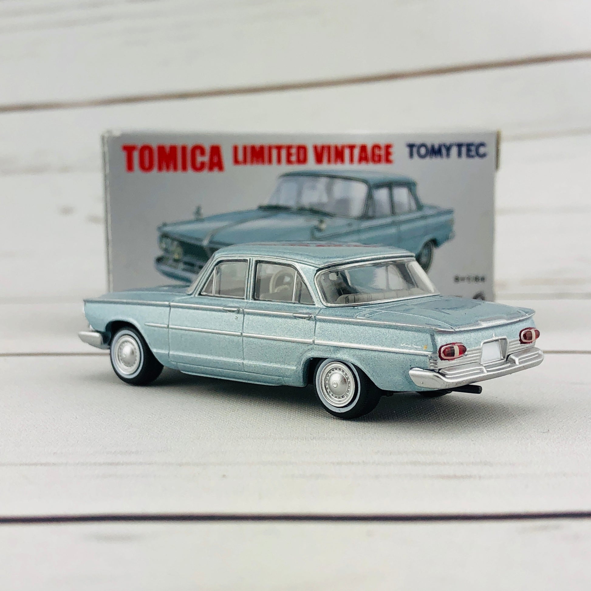 Tomica Limited Vintage 1/64 Nissan Prince Gloria Super6 (1963) Blue LV-174a
