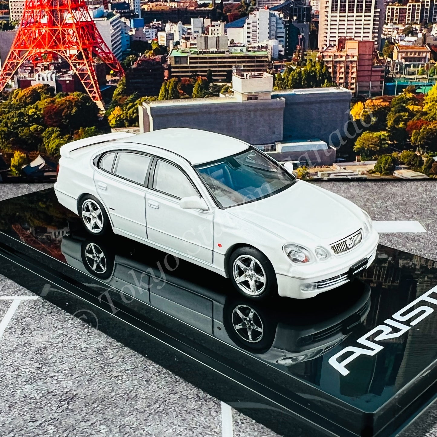 HOBBY JAPAN 1/64 Toyota ARISTO V300 VERTEX EDITION White Pearl HJ641030AW