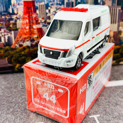 TOMICA 44 Nissan NV400 EV Ambulance