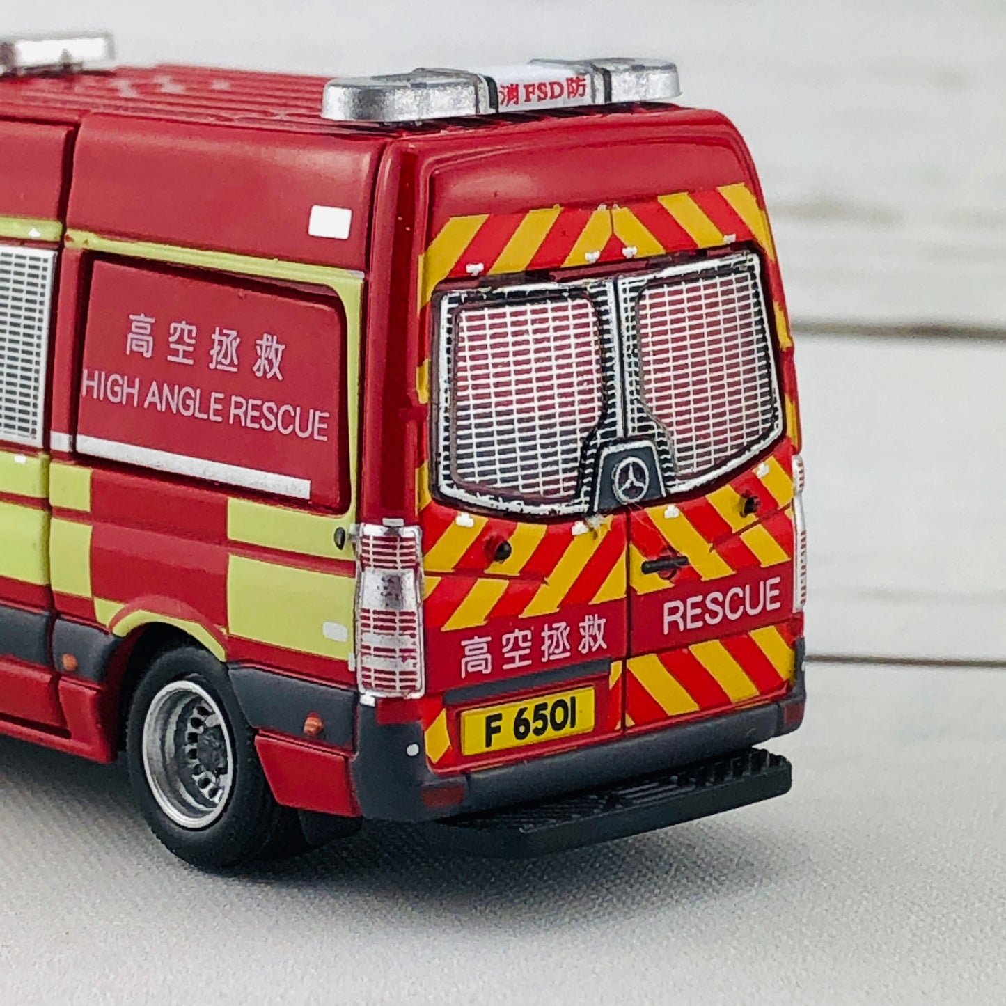 Tiny 165 High Angle Rescue Mercedes-Benz Sprinter (F6501)