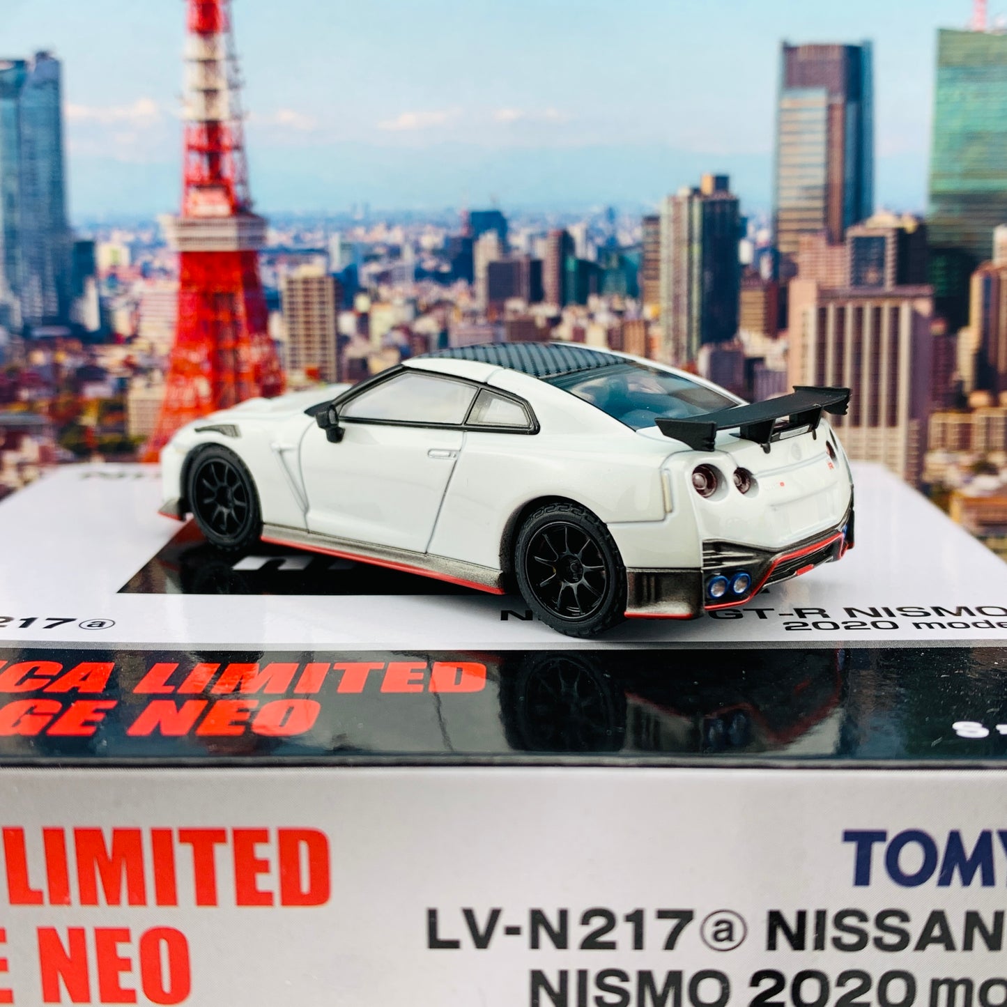 Tomytec Tomica Limited Vintage Neo 1/64 Nissan GTR NISMO 2020 White LV-N217a