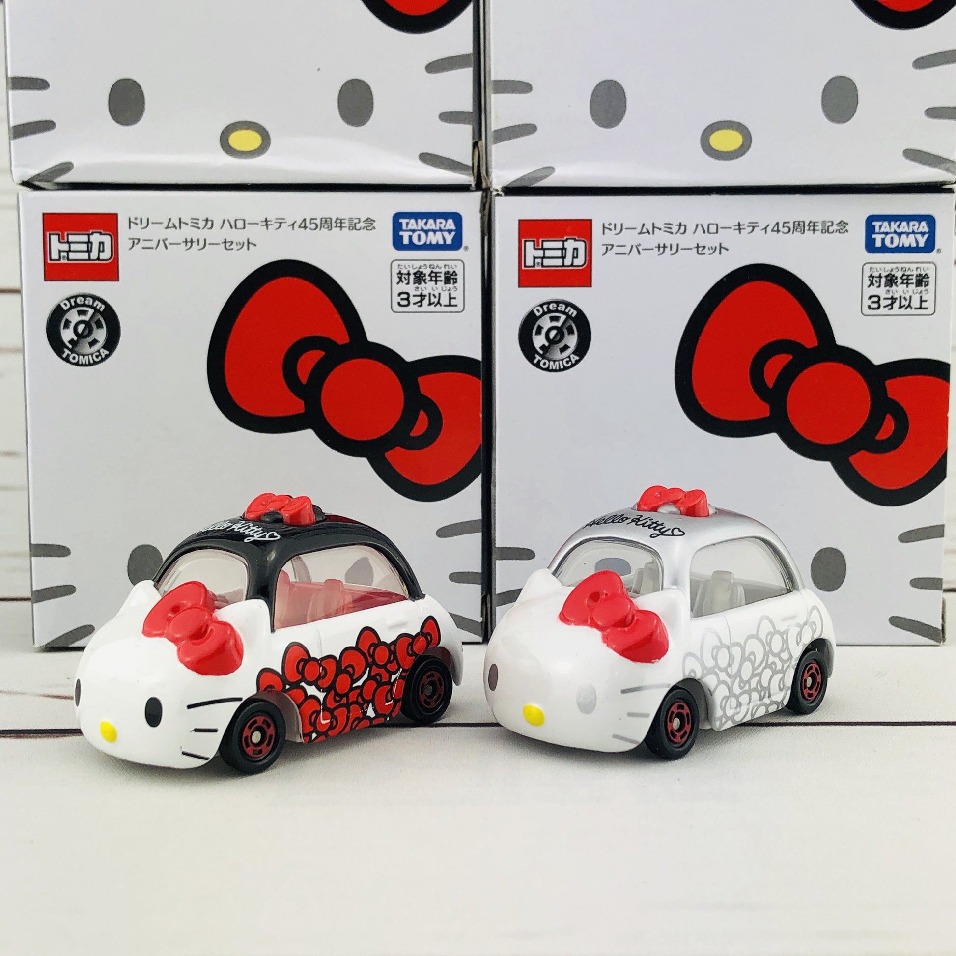 Dream Tomica x Hello Kitty 45th Anniversary Edtion