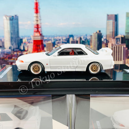 INNO64 1/64 NISSAN SKYLINE GT-R (R32) Crystal White  With Extra Wheels and Extra decals IN64-R32-WHI