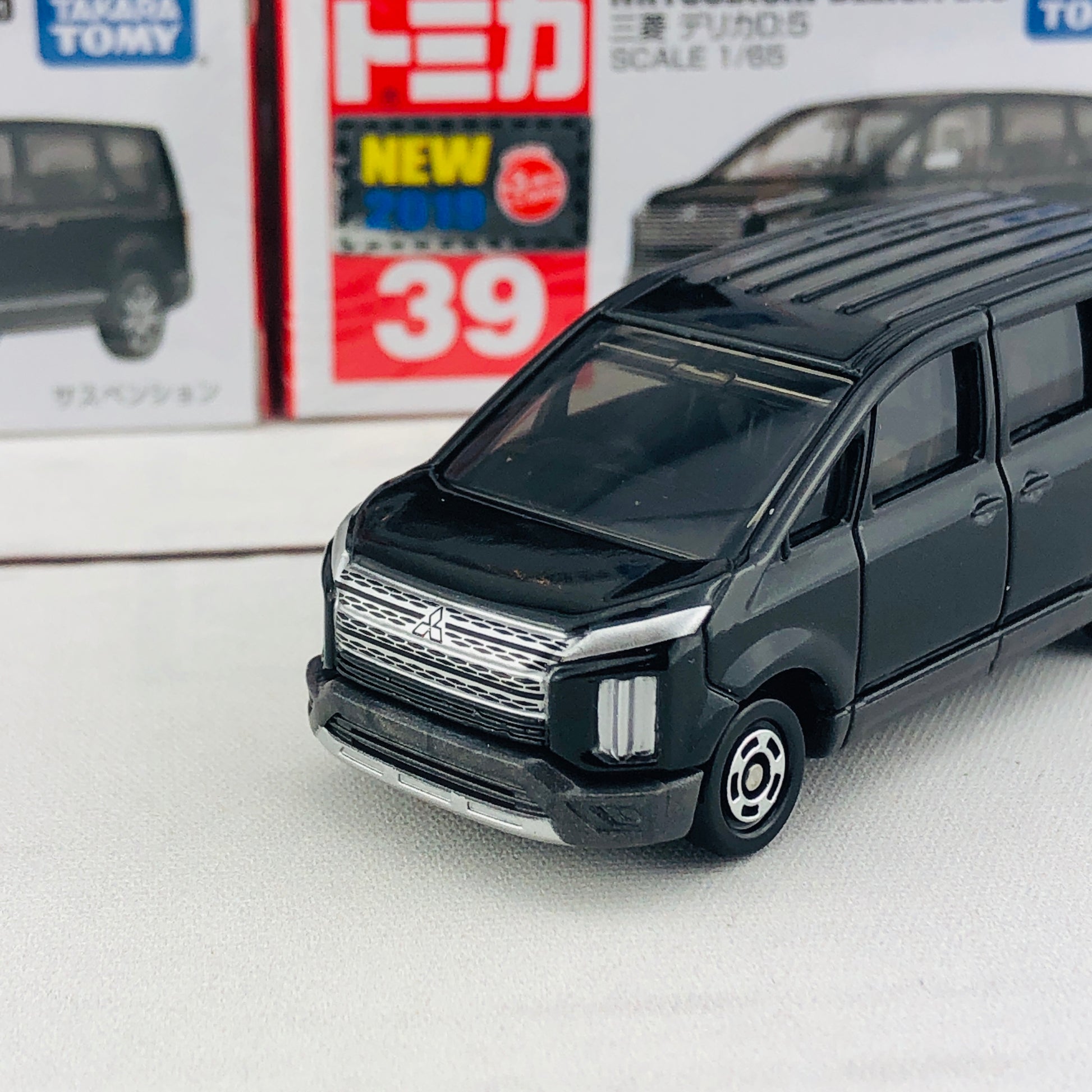 Tomica 39 Mitshubishi Delica D:5