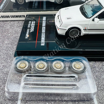 INNO64 1/64 FORD SIERRA RS500 COSWORTH 1986 Diamont White W/Extra Wheels IN64-RS500-DIWH