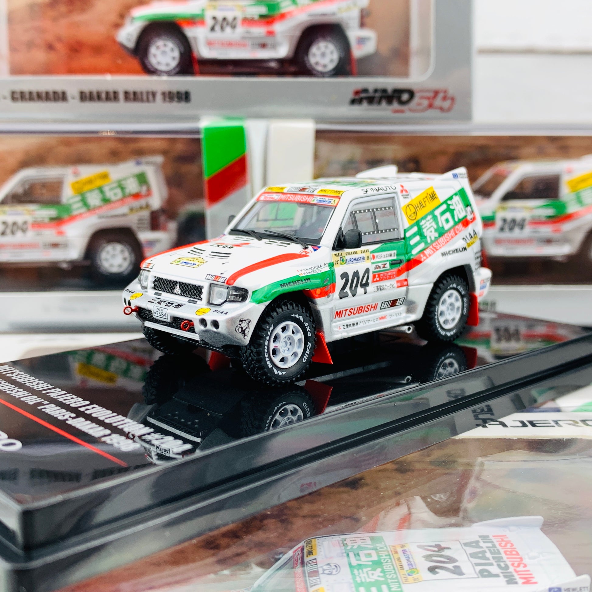 INNO64 1/64 MITSUBISHI PAJERO EVOLUTION #204 "MITSUBISHI OIL" Paris - Dakar 1998  IN64-EVOP-MO98