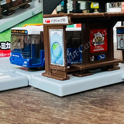 TAKARA TOMY Tomica Town Bus Stop with Tomica Bus (Mitsubishi Fuso Aero Star) 4904810209614