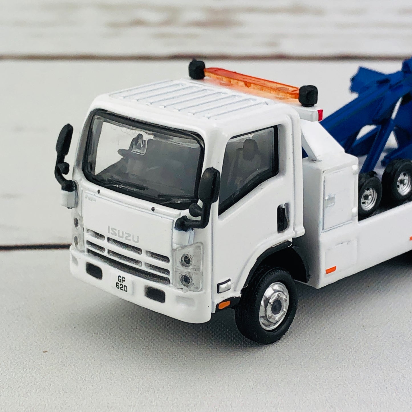 Tiny 144 Isuzu N Series Tow Truck