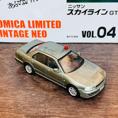 Tomica Limited Vintage Neo 1/64 ABUNAI VOL.04 Nissan Skyline GT Police (Silver)