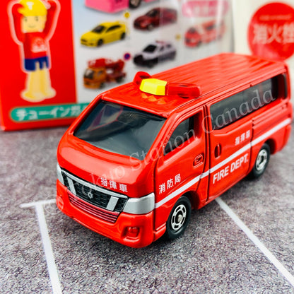 TAKARA TOMY A.R.T.S TOMICA Sign Set #7 - Nissan NV350 Caravan Fire Command Car with a road sign stand