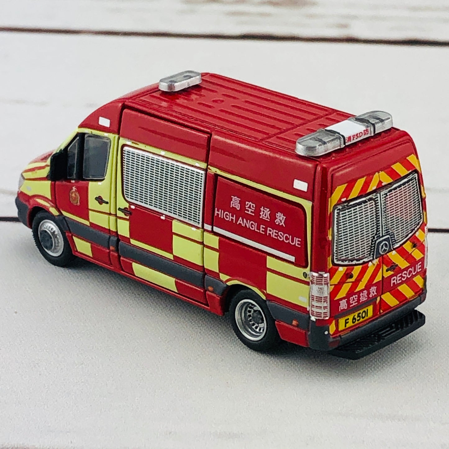 Tiny 165 High Angle Rescue Mercedes-Benz Sprinter (F6501)